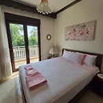 Lace Elegance タソス