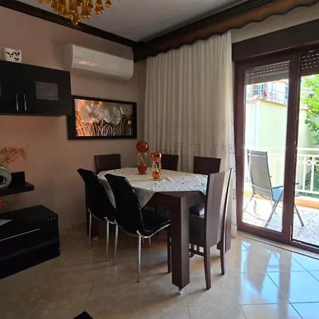 Lace Elegance * Limenas (Thasos)